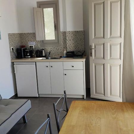 Apartment For 2-3 People Megalochori  Buitenkant foto
